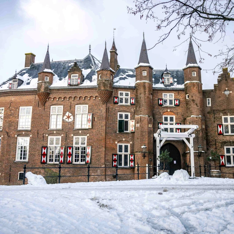 Trouwen in de zomer of winter het kasteel is het decor van jullie verhaal