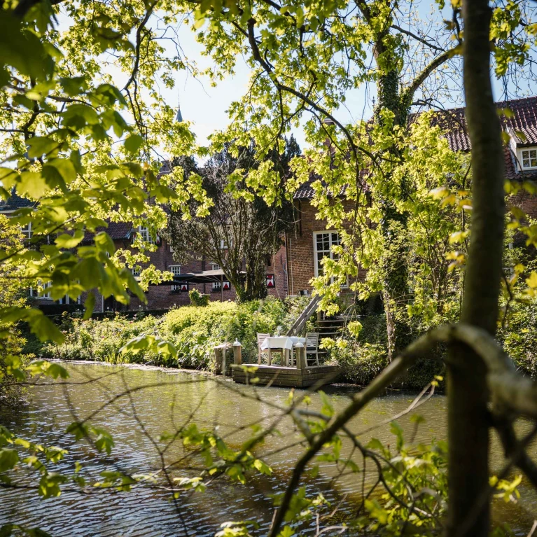 Een zomerse borrel aan het water