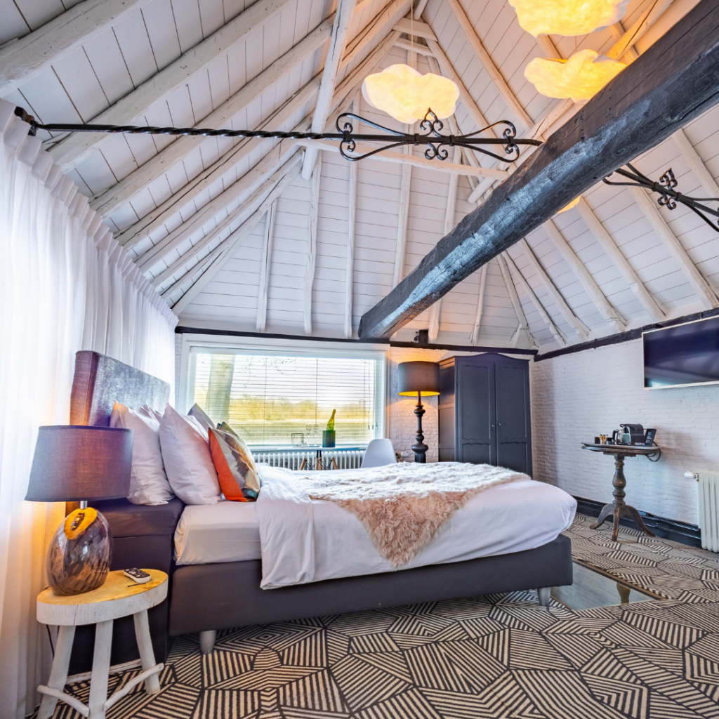 suite met bed in kasteel maurick